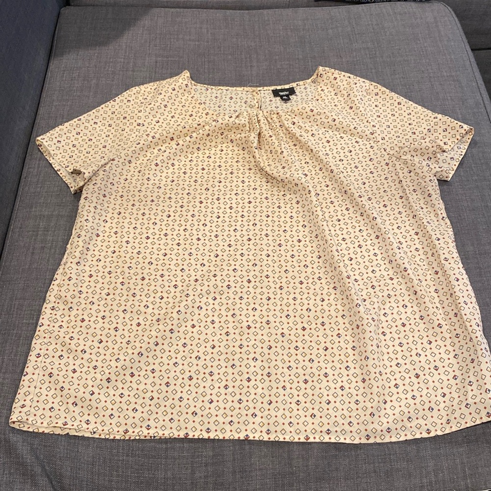 Mossimo geometric printed top